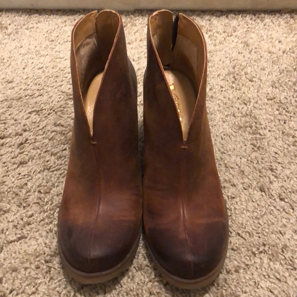 Ankle booties in a somewhat ombré brown